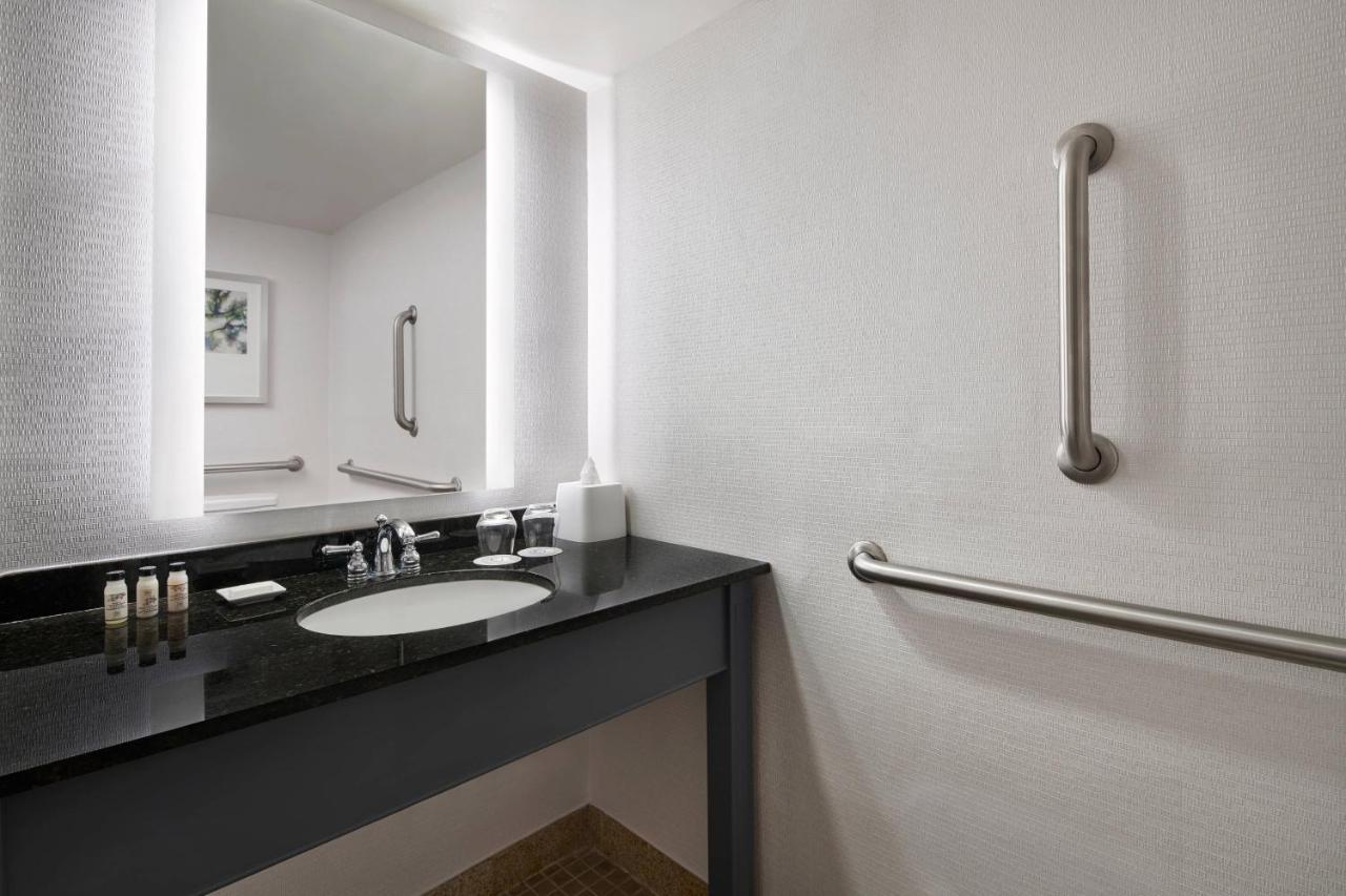 Delta Hotels By Marriott Chesapeake Norfolk Екстер'єр фото